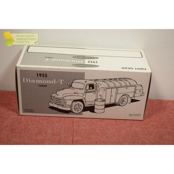 First Gear 1955 Diamond-T Shell Oil Tanker Die-Cast Metal Replica Vehicle 1/34 - Picture 4 of 7